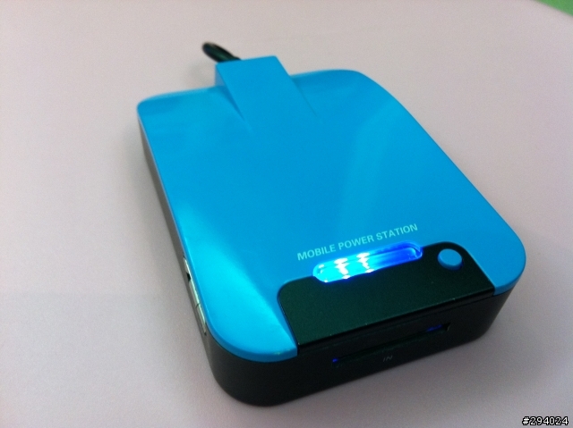 [很土但有效] iPad + 行動電源 + USB Hub + Camera Kit = 攜帶式數位相片儲存解決方案