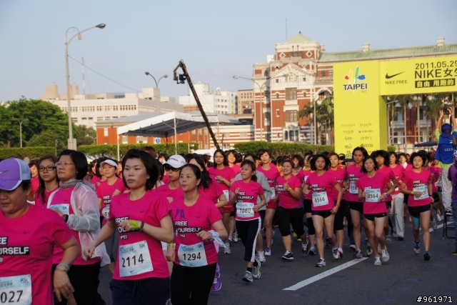 NIKE 帶女兒跑9KM之隨手拍