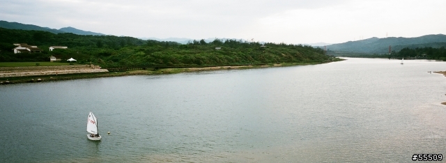 Hasselblad Xpan停產很久了,版上同好一起來蓋大樓吧!