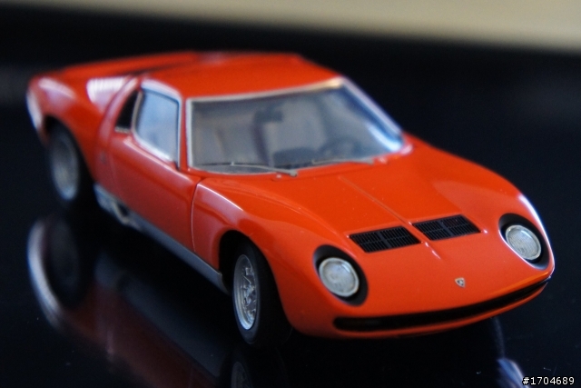 1/43 Lamborghini Miura SV, by Autoart
