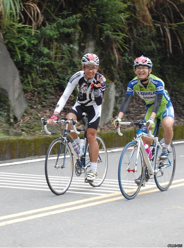2011/5/15 NS 塔塔加 賽程51k處 9:50前 車友照分享~共5本 990張