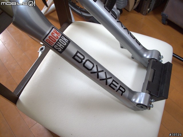 [更新:前叉被我拆了]ROCKSHOX BOXXER 雙肩前叉來了，但是