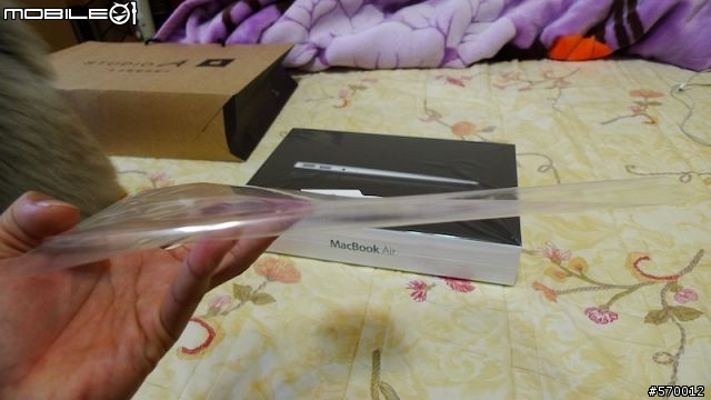 開箱：Macbook air 11" 4G SSD 128G 圖多