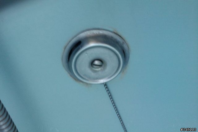 這種浴缸的排水口要怎麼關？