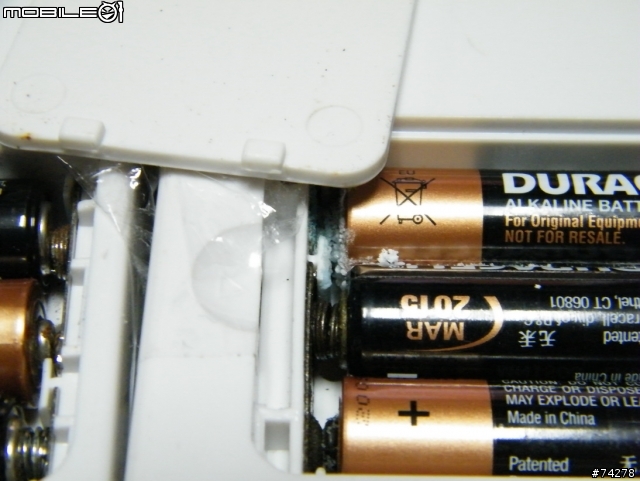 金頂電池""漏液"",質疑品質不良,使用請小心,以免貴重物品損壞!!!(有圖有真相)