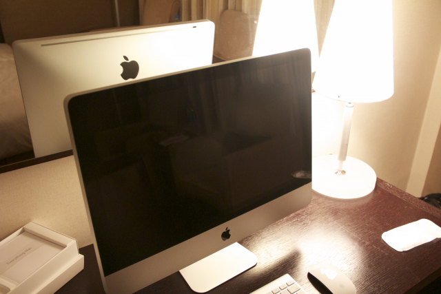 新版iMac 21.5' 開箱囉！