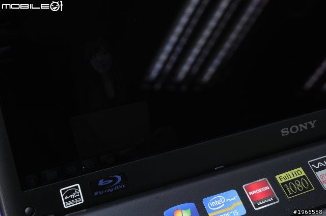 『低調又兼具C/P 值』Sony CB16 (VPCCB16FW) 黑色款。簡易開箱