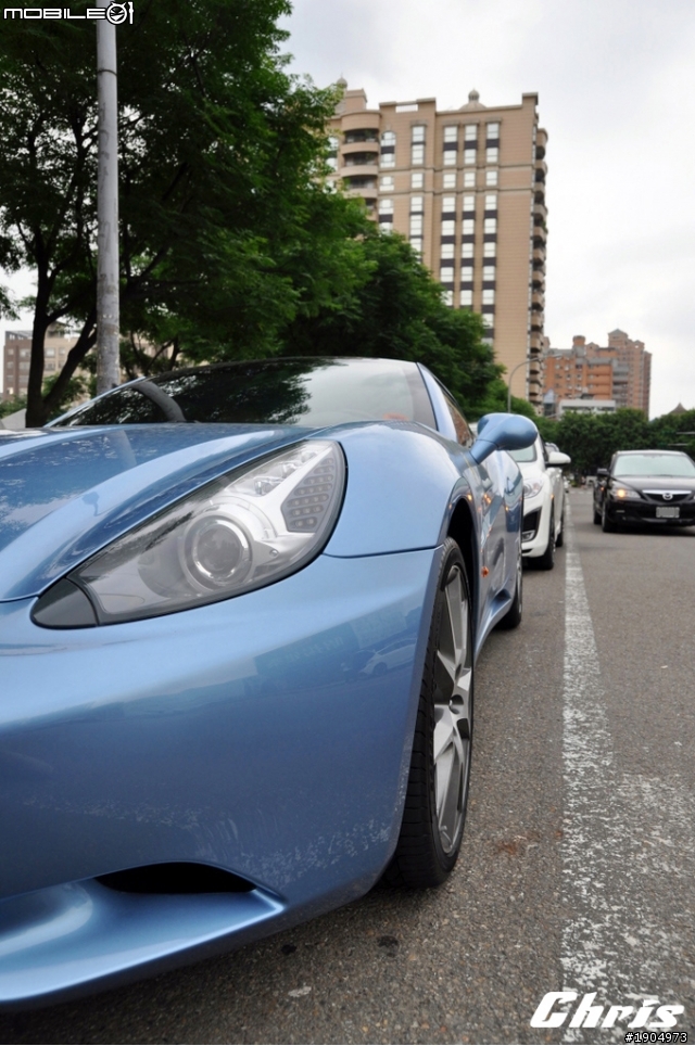 夏日午後的Ferrari California