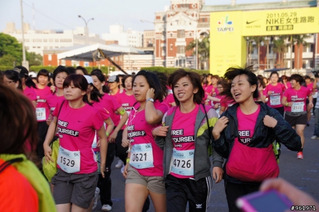 NIKE 帶女兒跑9KM之隨手拍