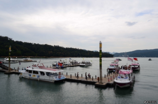 [開箱]Nikon D5100 (附上與Panasonic G1 機身與鏡頭尺寸比較)