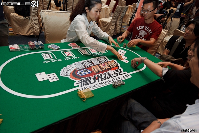 【採訪】華義自製遊戲《蔓妮蔓妮俱樂部》公測上市