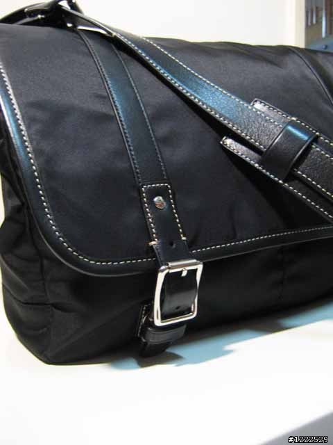 COACH Men's  郵差包~ 開箱文!!!