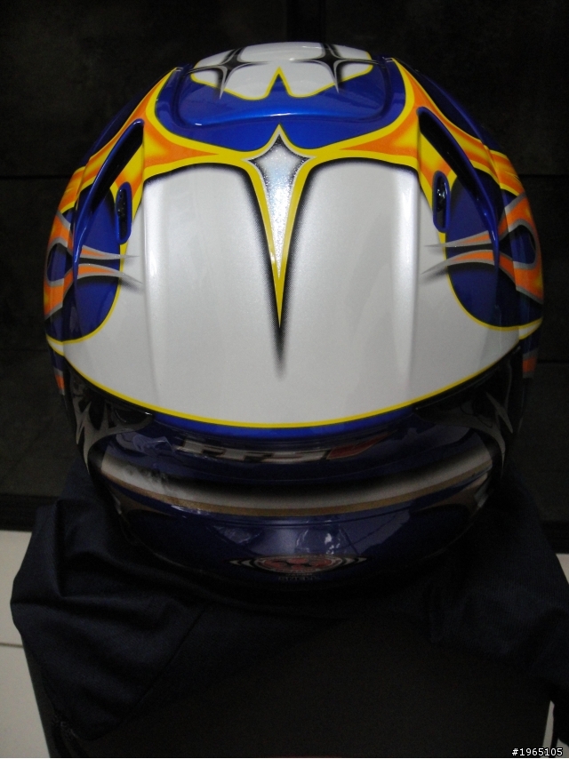 購入OGK FF-5V / FF5V AKIYOSHI 秋吉耕佑選手安全帽!!(開箱文)