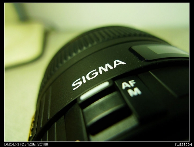 幾經折騰，我的第一部DSLR，開箱~~