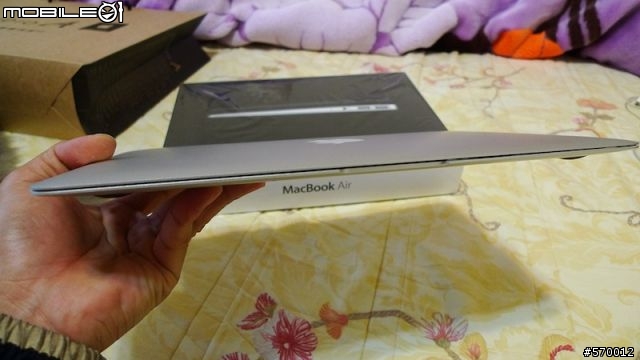 開箱：Macbook air 11" 4G SSD 128G 圖多