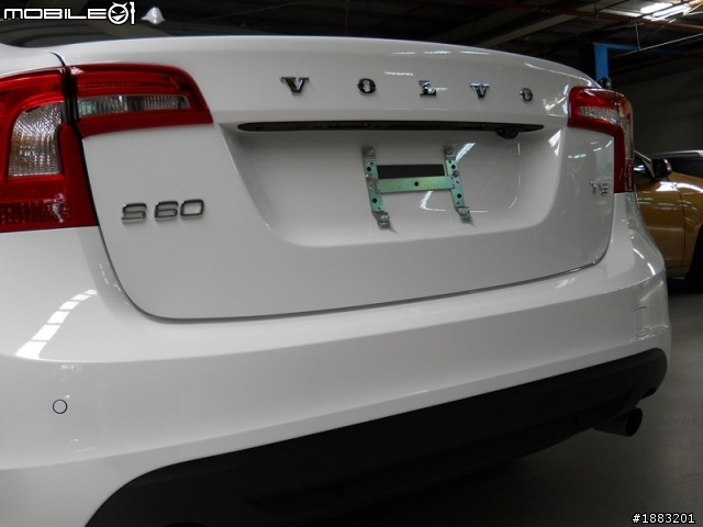 2011 S60 T5 極地白 假開箱 ^^