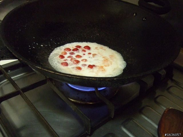 [暗黑料理] 草莓牛奶