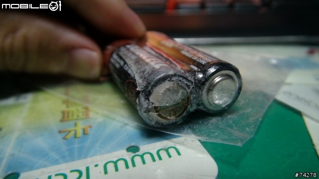 金頂電池""漏液"",質疑品質不良,使用請小心,以免貴重物品損壞!!!(有圖有真相)