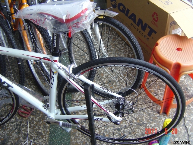 生平第一部公路車Giant TCR2 開箱囉