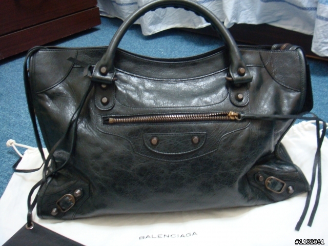 (開箱)低調銷魂黑之BALENCIAGA
