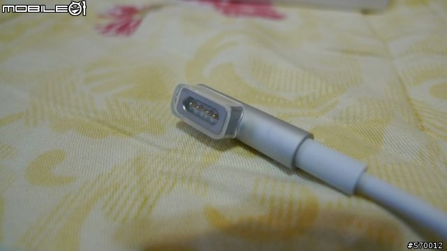 開箱：Macbook air 11" 4G SSD 128G 圖多