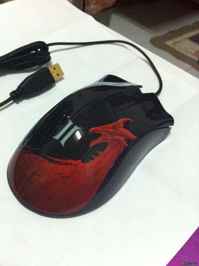 [小開箱]Razer DeathAdder 奎蛇 闇龍紀元2典藏版 & steelseries魔獸世界:死亡之翼滑鼠墊 (補使用中的圖)