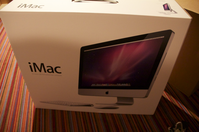 新版iMac 21.5' 開箱囉！