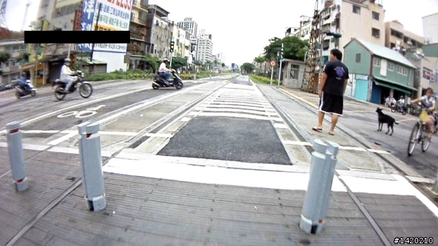 [有圖有真相]高雄市自行車道(鼓山一路至北斗街)設計不良!