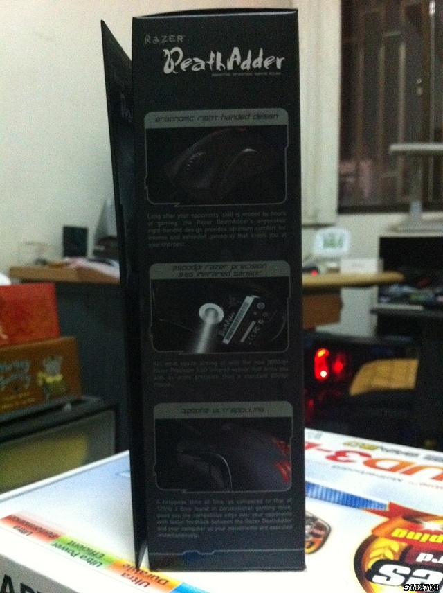 [小開箱]Razer DeathAdder 奎蛇 闇龍紀元2典藏版 & steelseries魔獸世界:死亡之翼滑鼠墊 (補使用中的圖)
