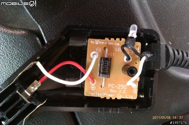 CR-200HD DIY內藏車內燈線路 手控長時錄影 保險絲保護