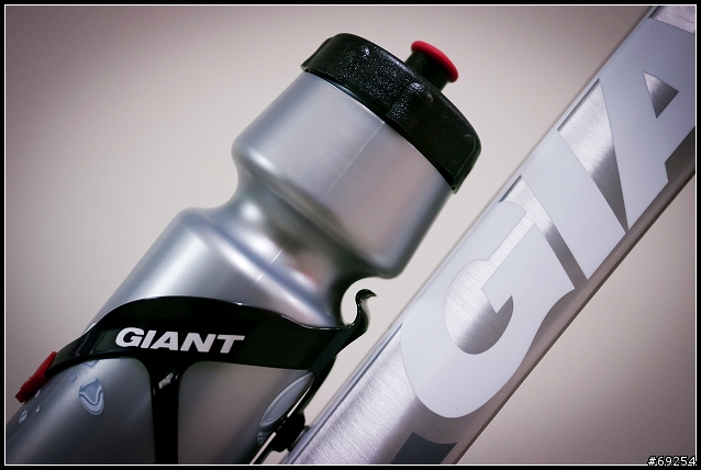 [純分享非勸敗] GIANT XTC 2 銀白現身 (圖多)