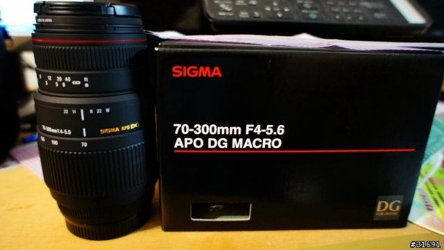 請教一下有關SIGMA 70-300mm F4-5.6 APO DG MACRO 是否有AF / M切換鈕嗎？