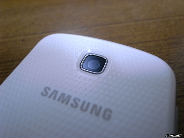 【開箱】終於把Galaxy mini  white 帶回家啦～