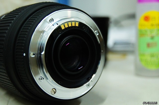 [簡易開箱 更新 破解MACRO ]窮人的小寶劍 Sigma 70-300 F4-5.6 APO DG MACRO-