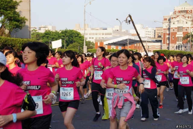 NIKE 帶女兒跑9KM之隨手拍