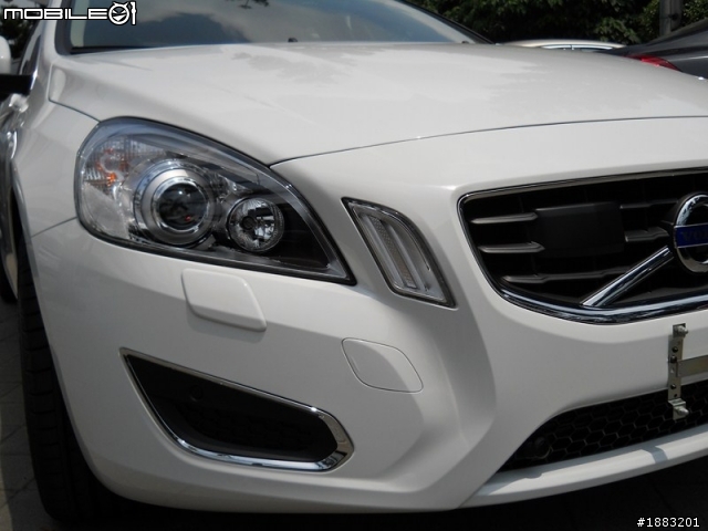 2011 S60 T5 極地白 假開箱 ^^