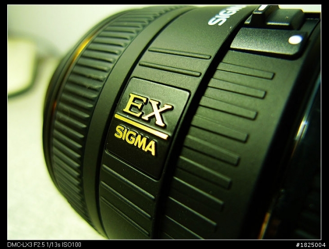 幾經折騰，我的第一部DSLR，開箱~~