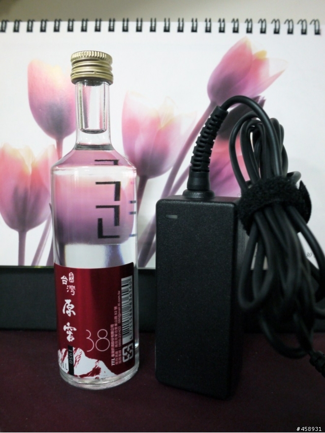 高貴不貴的i7美形隨身筆電 JS 116深紫開箱