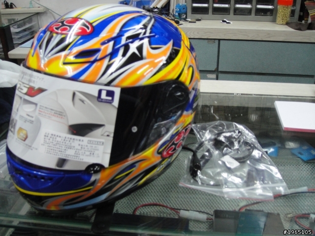 購入OGK FF-5V / FF5V AKIYOSHI 秋吉耕佑選手安全帽!!(開箱文)