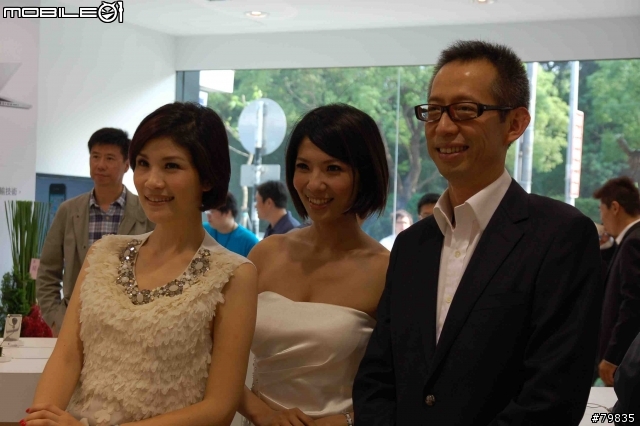 [分享]新竹蘋果店遊記之新竹大蘋果旗艦店開幕（有正妹照圖多）