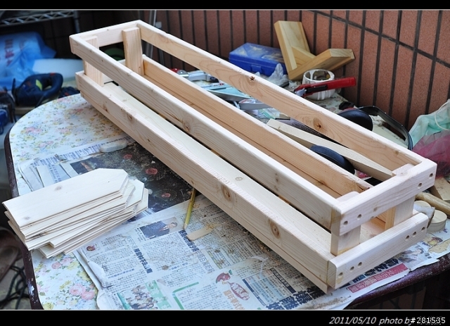 [DIY] 可換裝的鄉村風小花架●補上漆照片