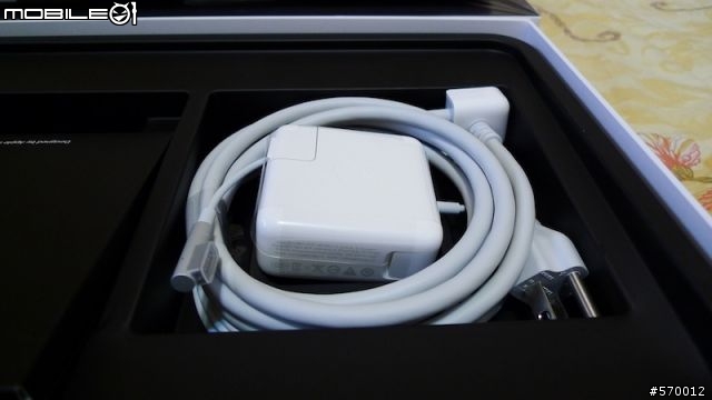 開箱：Macbook air 11" 4G SSD 128G 圖多