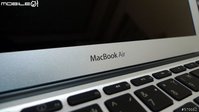 開箱：Macbook air 11" 4G SSD 128G 圖多