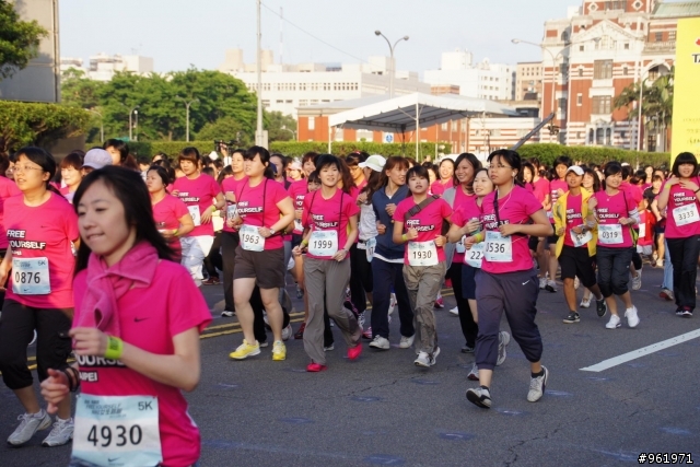 NIKE 帶女兒跑9KM之隨手拍