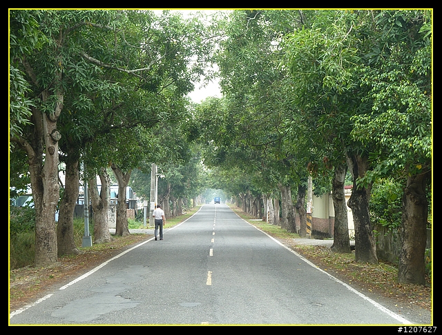 2011.05.06_機車騎上月世界！