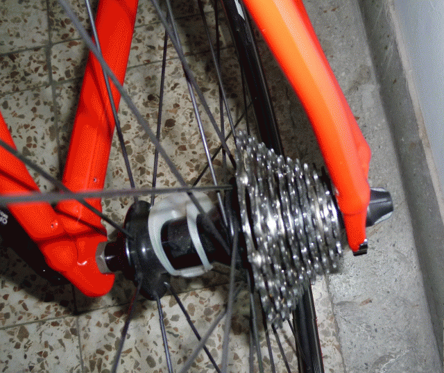 01賣家(biketony0811)(選手的家)可以來解釋一下嗎? (露天帳號youwilllikeit)