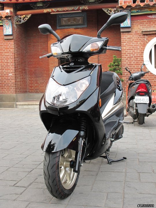 終於換車了...2011年式新勁戰^^