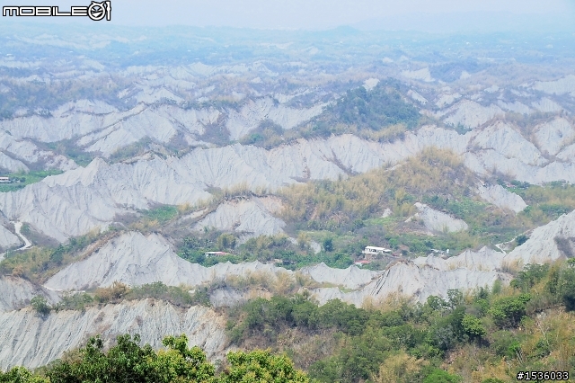 開著Luxgen SUV攻山頭，308高地。