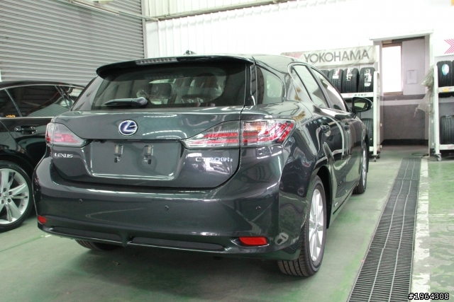 準備交車 CT200H閃嚴灰 希望各位大大能耐心等候 好車一部