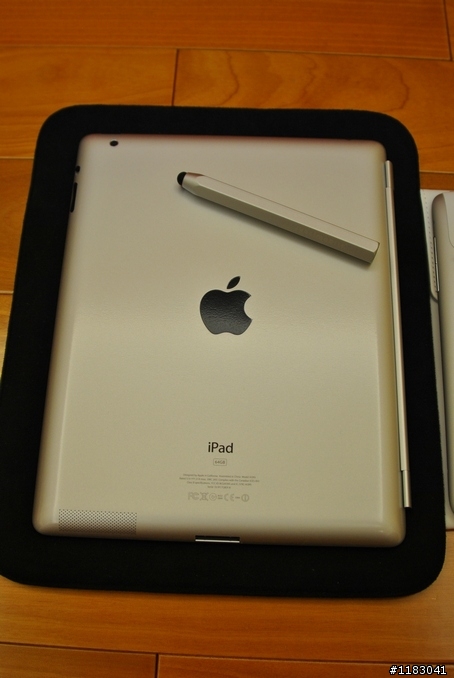 黑白雙雄 -- iPad 2 & Flyer
